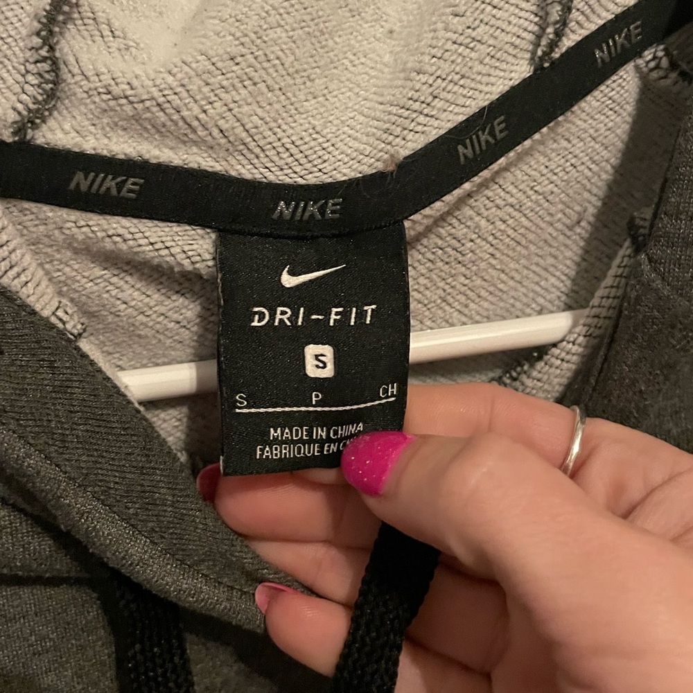 Nike womens hoodie - Picture 3 of 3